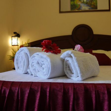 Karthika Residency Hotel Kilimanur Kültér fotó