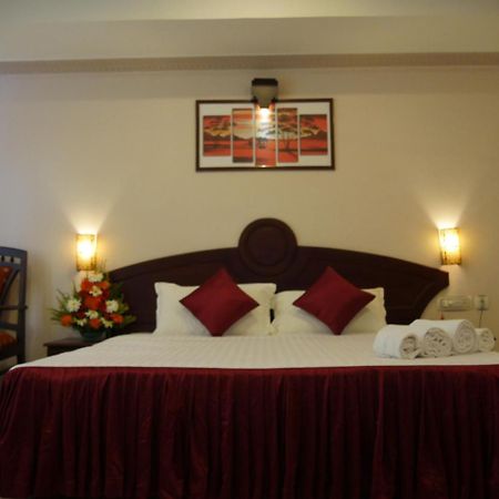 Karthika Residency Hotel Kilimanur Kültér fotó
