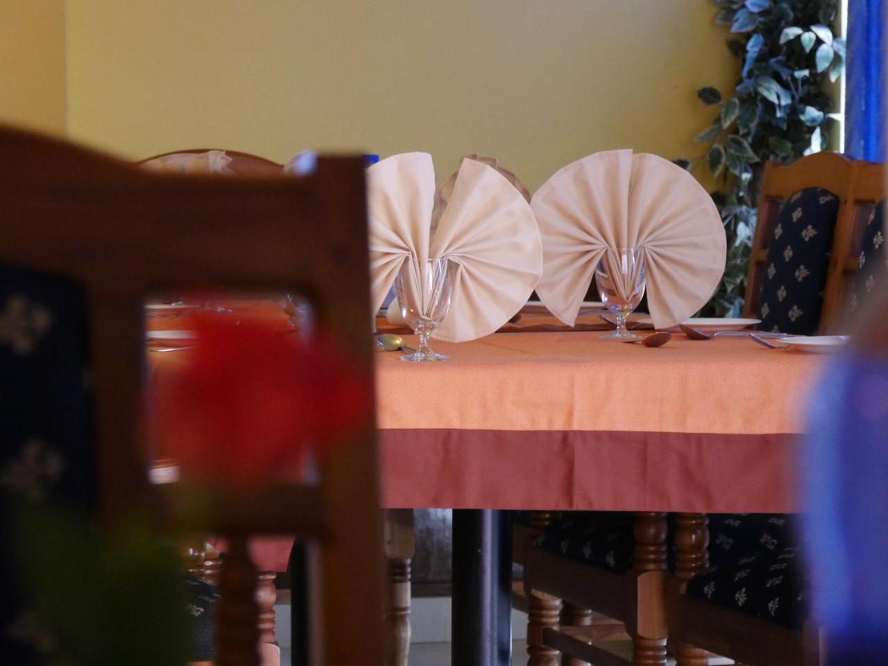 Karthika Residency Hotel Kilimanur Kültér fotó