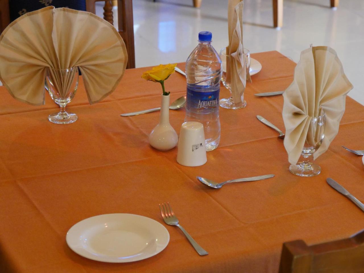 Karthika Residency Hotel Kilimanur Kültér fotó