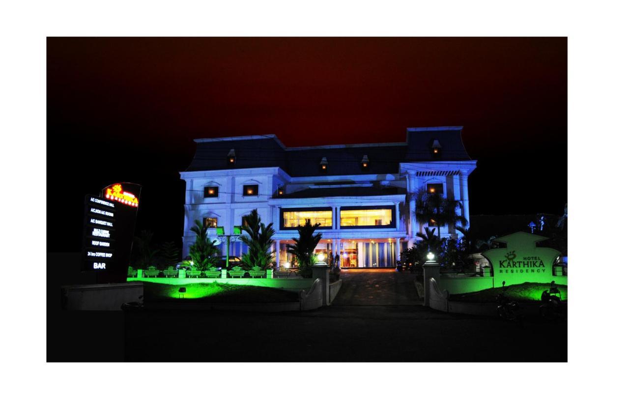Karthika Residency Hotel Kilimanur Kültér fotó